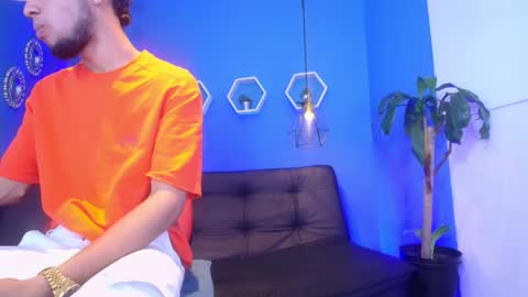 Snapshot of jhon_malo chatting on November 28, 4:26 am jhon_malo online show from November 28, 4:26 am