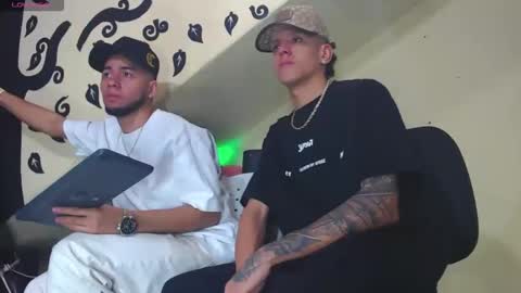 Snapshot of jhon_malo chatting on February 23, 8:12 am jhon_malo online show from February 23, 8:12 am