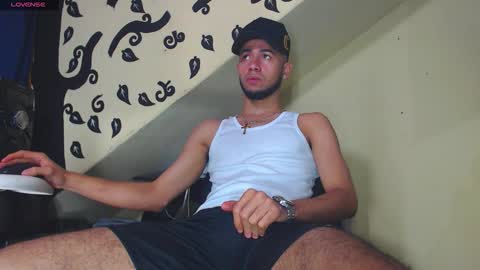 Snapshot of jhon_malo chatting on February 24, 5:05 am jhon_malo online show from February 24, 5:05 am