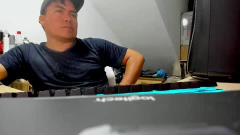 Snapshot of jhonatan_morales_s chatting on October 15, 4:45 am jhonatan_morales_s online show from October 15, 4:45 am