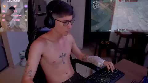 Snapshot of jhonleving chatting on February 26, 11:15 pm Jack online show from February 26, 11:15 pm