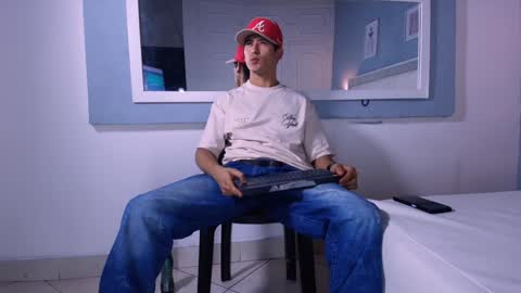 Snapshot of jhonn_rhyss chatting on December 8, 2:18 am Jhon online show from December 8, 2:18 am