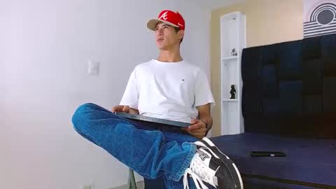 Snapshot of jhonn_rhyss chatting on January 7, 2:31 am Jhon online show from January 7, 2:31 am