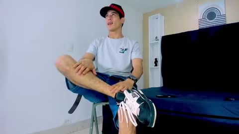 Snapshot of jhonn_rhyss chatting on January 9, 2:33 am Jhon online show from January 9, 2:33 am