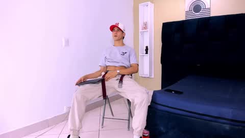 Snapshot of jhonn_rhyss chatting on March 3, 1:42 am Jhon online show from March 3, 1:42 am