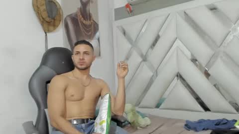 Snapshot of jhonny_flames7 chatting on December 23, 10:10 am jhonny online show from December 23, 10:10 am