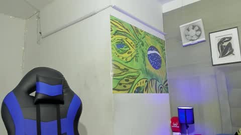 Snapshot of jhonny_flames7 chatting on December 16, 3:33 am jhonny online show from December 16, 3:33 am