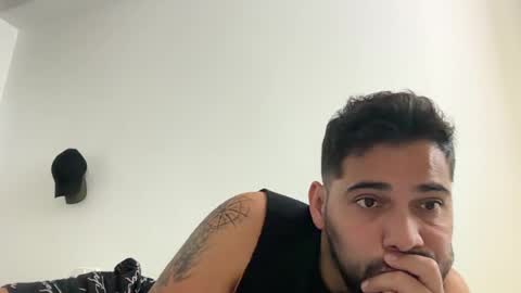 jhonny_jey online show from August 1, 7:51 am