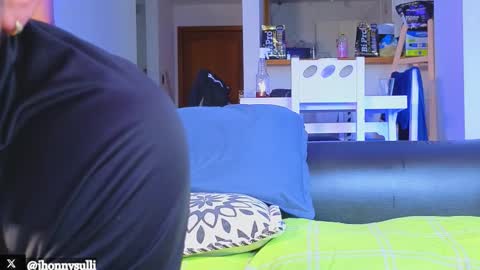 Snapshot of jhonny_sullivan chatting on October 12, 9:14 pm jhonny and friend online show from October 12, 9:14 pm