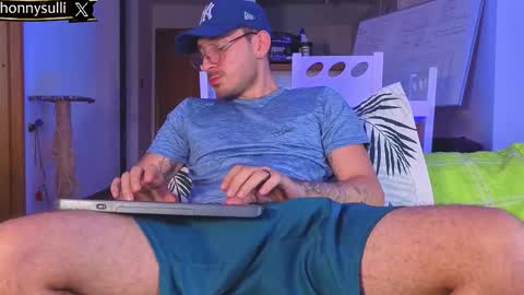 Snapshot of jhonny_sullivan chatting on November 19, 8:31 pm jhonny and friend online show from November 19, 8:31 pm