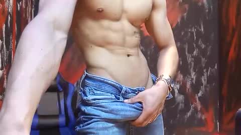 jhonny_thes28 online show from May 2, 1:21 am