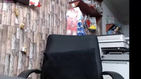 Snapshot of jhosuamoore2 chatting on December 19, 11:34 pm jhosuamoore2 online show from December 19, 11:34 pm