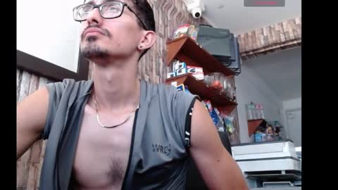 Snapshot of jhosuamoore2 chatting on April 11, 2:10 pm jhosuamoore2 online show from April 11, 2:10 pm
