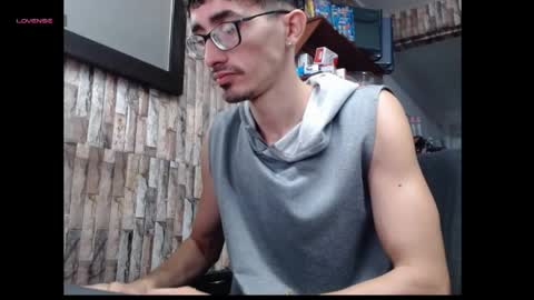 Snapshot of jhosuamoore2 chatting on May 7, 11:59 am jhosuamoore2 online show from May 7, 11:59 am