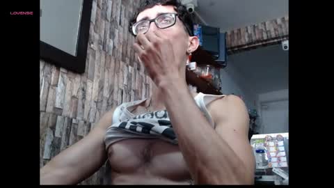 Snapshot of jhosuamoore2 chatting on May 8, 9:31 pm jhosuamoore2 online show from May 8, 9:31 pm