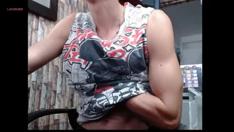 Snapshot of jhosuamoore2 chatting on May 9, 1:38 pm jhosuamoore2 online show from May 9, 1:38 pm