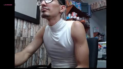 Snapshot of jhosuamoore2 chatting on May 16, 2:16 pm jhosuamoore2 online show from May 16, 2:16 pm