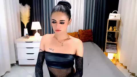 julie online show from February 13, 4:00 am