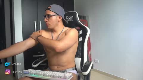 Snapshot of jhx15x chatting on November 19, 5:35 pm Jhx online show from November 19, 5:35 pm