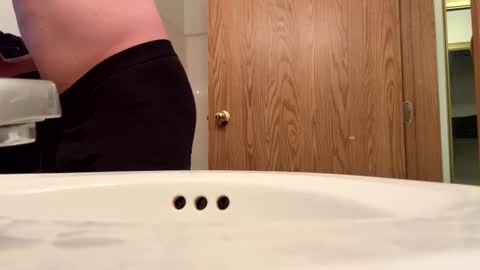 Snapshot of jibai582233 chatting on February 17, 5:25 am bigdawgg online show from February 17, 5:25 am