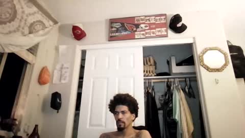 Snapshot of jiggyjwhite chatting on December 4, 8:45 am jiggyjwhite online show from December 4, 8:45 am