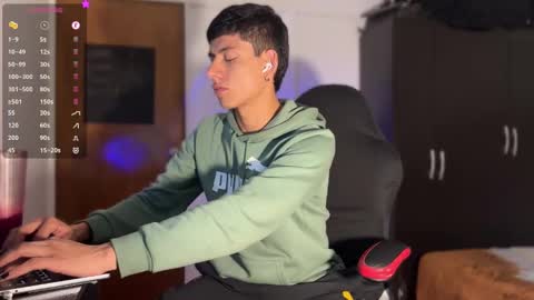 jim_dancer online show from February 14, 12:19 am