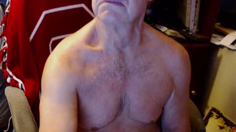 Snapshot of jimikb chatting on September 28, 6:19 am Jim online show from September 28, 6:19 am