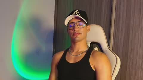 Jimmy Leeh online show from October 12, 11:15 pm