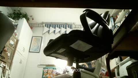 Snapshot of jimsundies chatting on December 21, 4:19 am jimwellhung online show from December 21, 4:19 am
