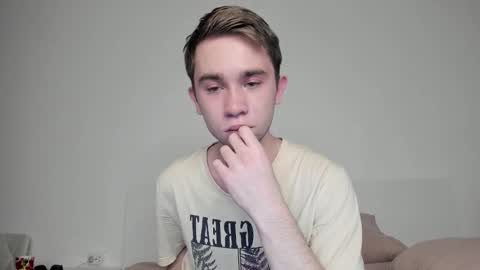 Snapshot of jimyti_bad_boy chatting on February 4, 7:22 pm jimyti_bad_boy online show from February 4, 7:22 pm
