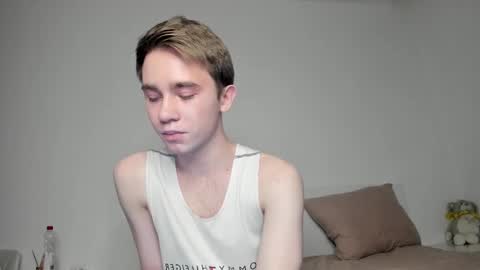 Snapshot of jimyti_bad_boy chatting on February 11, 9:35 pm jimyti_bad_boy online show from February 11, 9:35 pm