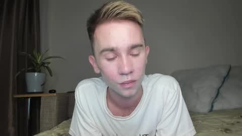 Snapshot of jimyti_bad_boy chatting on September 14, 9:36 pm jimyti_bad_boy online show from September 14, 9:36 pm