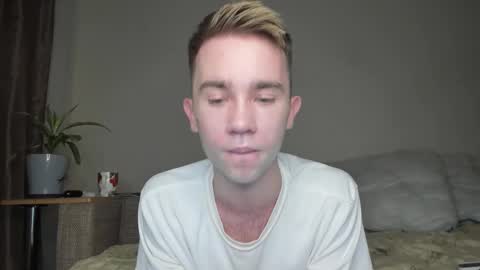 Snapshot of jimyti_bad_boy chatting on September 16, 10:00 pm jimyti_bad_boy online show from September 16, 10:00 pm