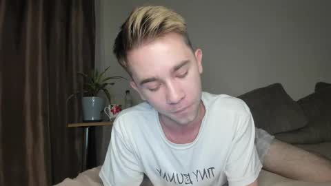 Snapshot of jimyti_bad_boy chatting on October 12, 9:58 pm jimyti_bad_boy online show from October 12, 9:58 pm