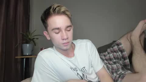 Snapshot of jimyti_bad_boy chatting on October 15, 10:54 pm jimyti_bad_boy online show from October 15, 10:54 pm