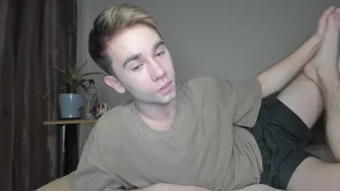 Snapshot of jimyti_bad_boy chatting on October 23, 11:46 pm jimyti_bad_boy online show from October 23, 11:46 pm