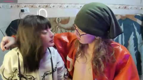 Snapshot of jinnbook chatting on May 2, 7:57 am JinnBook online show from May 2, 7:57 am
