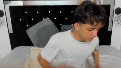 Snapshot of jisus_cat chatting on November 17, 8:47 pm Jisus online show from November 17, 8:47 pm