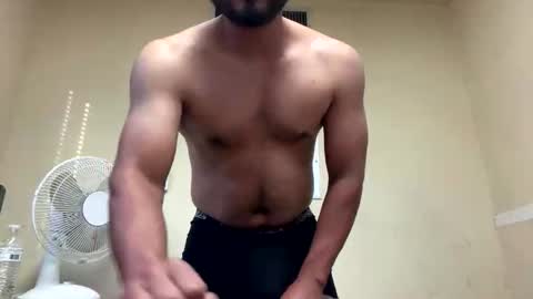 jjuarez5409 online show from May 9, 12:27 am