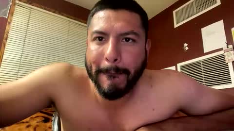 jjuarez5409 online show from May 10, 3:12 am