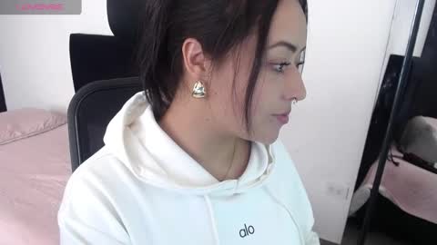 Snapshot of jjulietha95 chatting on September 28, 2:33 pm Julieta online show from September 28, 2:33 pm