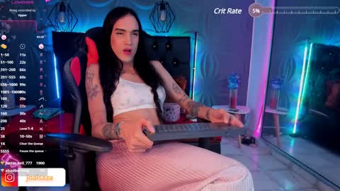 Joa Isaza     online show from December 28, 10:03 am