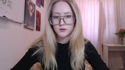 joan_kiss online show from April 12, 8:19 am