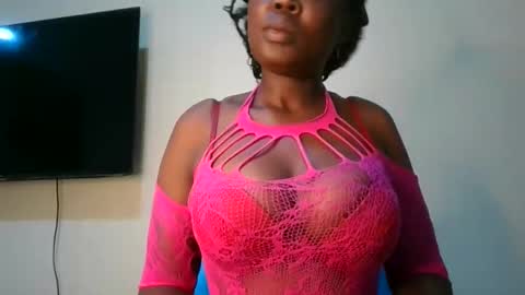 Snapshot of joankein_255 chatting on June 1, 4:03 am varl online show from June 1, 4:03 am