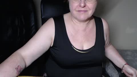 Joanna and Greg online show from January 18, 11:43 am