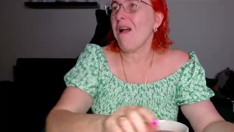 Joanna and Greg online show from July 7, 9:02 am
