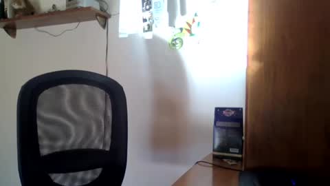 Snapshot of joaodias_18 chatting on December 11, 1:06 pm joaodias_18 online show from December 11, 1:06 pm