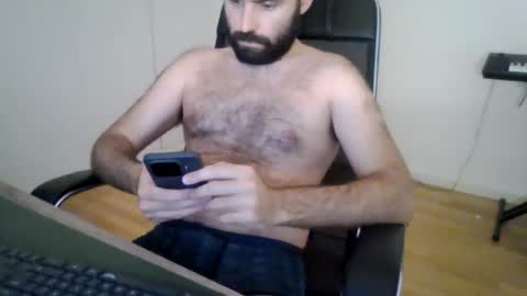 joaodias_18 online show from July 2, 4:57 pm