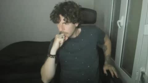 Snapshot of joaquin420_hot chatting on February 12, 6:14 pm joaquin420_hot online show from February 12, 6:14 pm