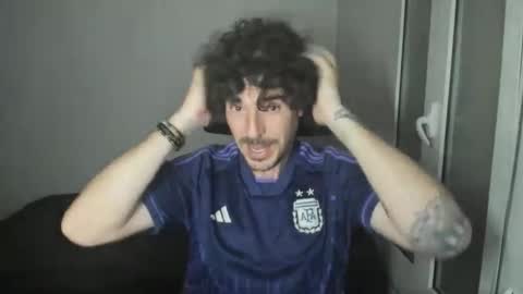 Snapshot of joaquin420_hot chatting on March 7, 6:49 pm joaquin420_hot online show from March 7, 6:49 pm